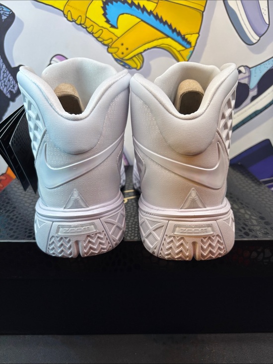 Brand New With BOX!! Nike Zoom Kobe 3 Protro “Halo” main image 4